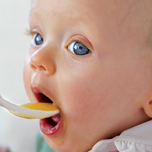mama yiyen renkli gozlu bebek resimleri kadinlar sitesi
