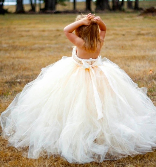 straplez ve kabarık harika kız çocuk gelinlik çeşitleri